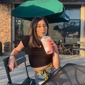 Meet your Posher, Alexia